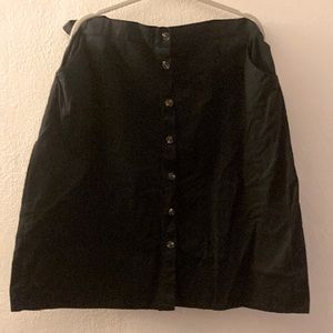 Black button front skirt NWT
